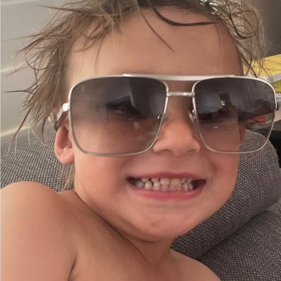 REASONABLE Offers Welcome! 31 to 10,000 Sold on Posh - Picture 4 of 17